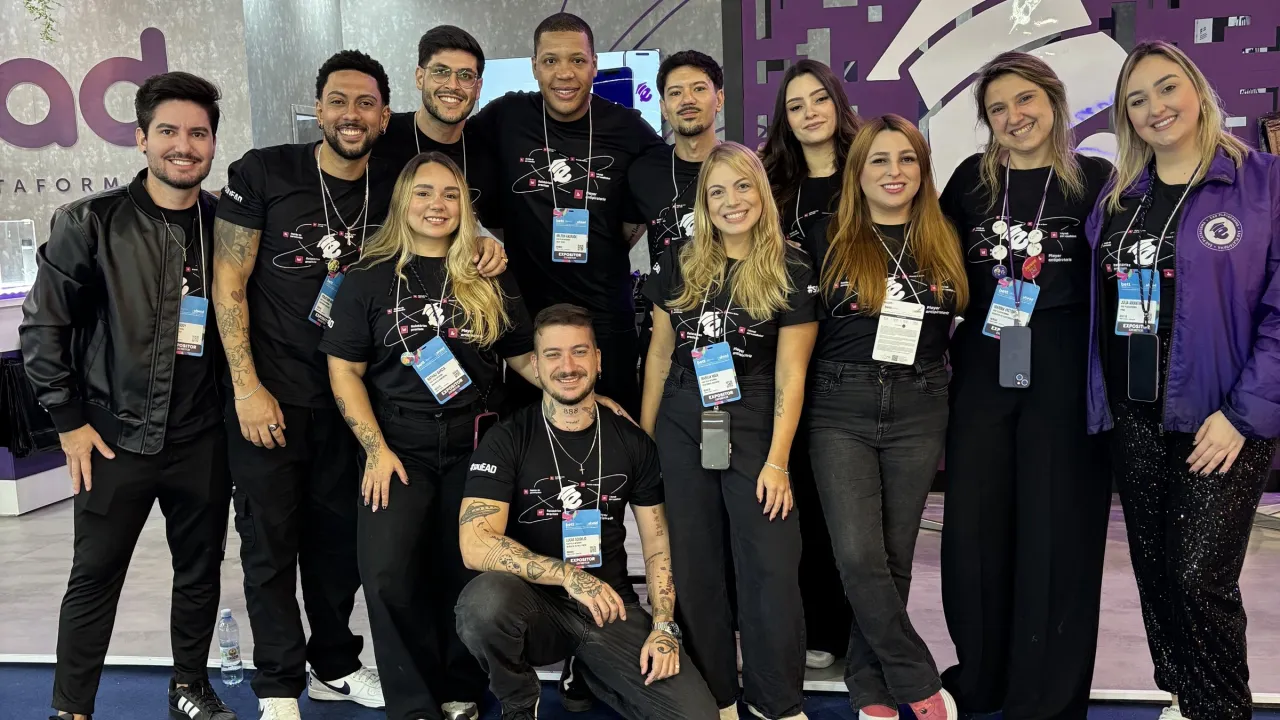 Equipe da EAD Plataforma em evento de educação